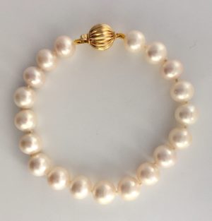 Pearl bracelet